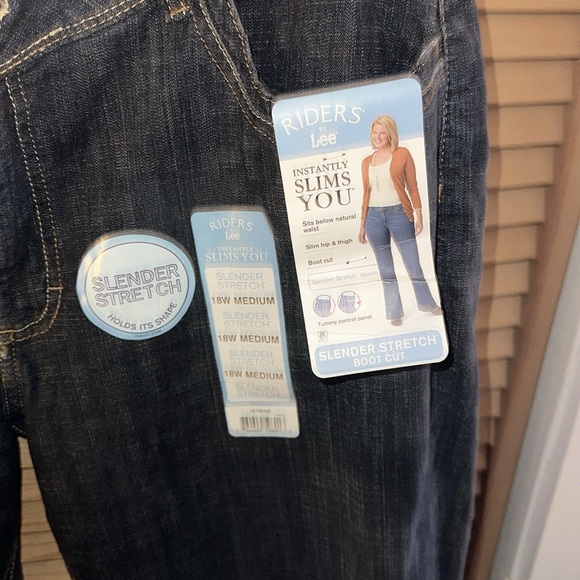 Lee Jeans - Picture 2 of 3